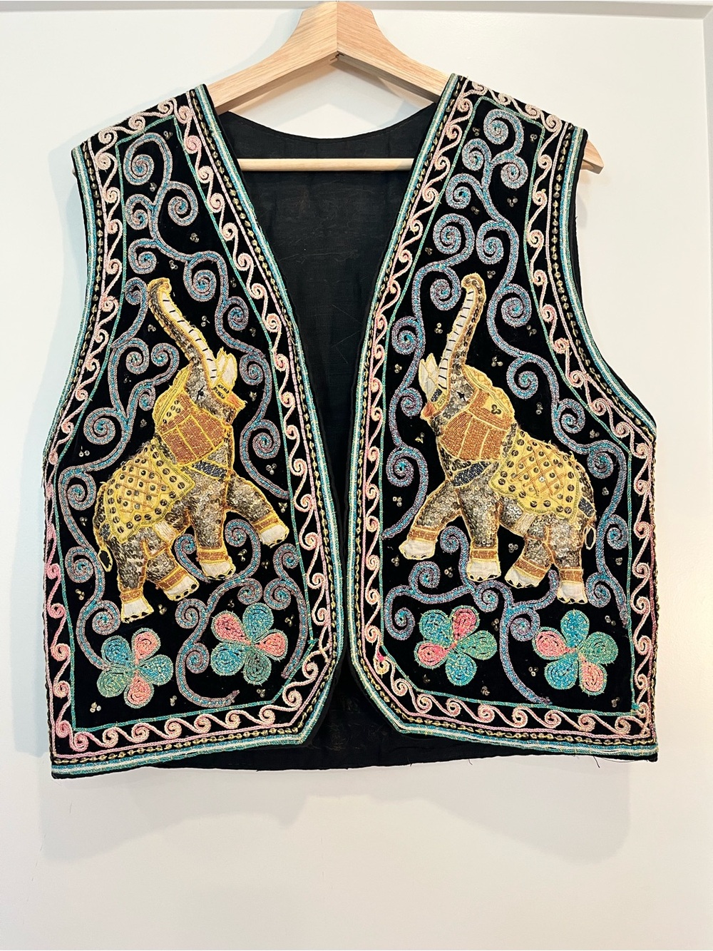 Vtg Hippie Opulent Beaded Embroidered Tribal Vest Puffed 3-D Elephants boho Sz L